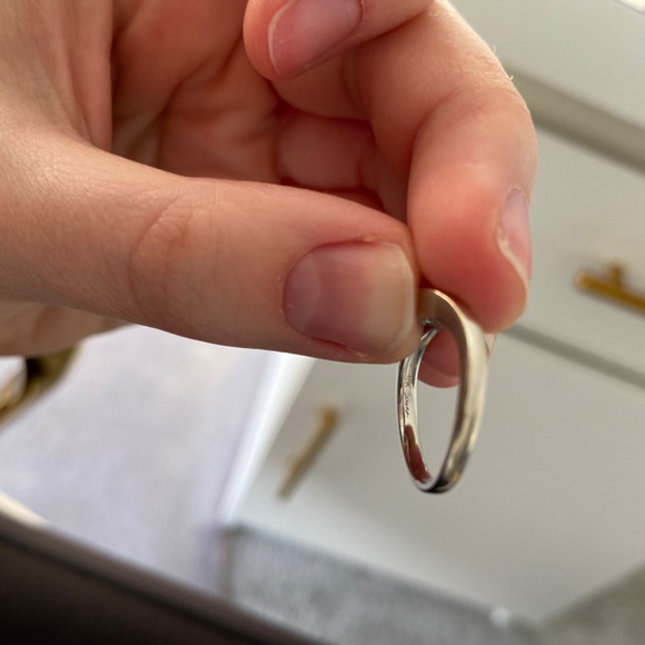 10kt White Gold Twisted Diamond Solitaire Ring - Picture 8 of 9